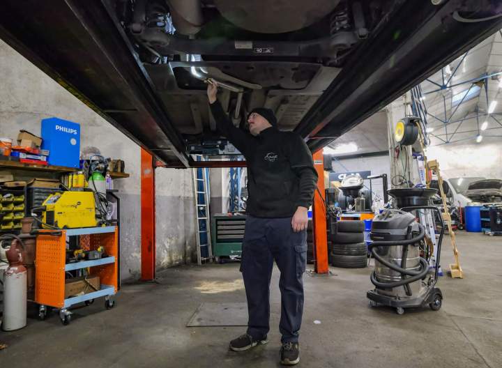 Garage d'entretien de véhicule à Olivet