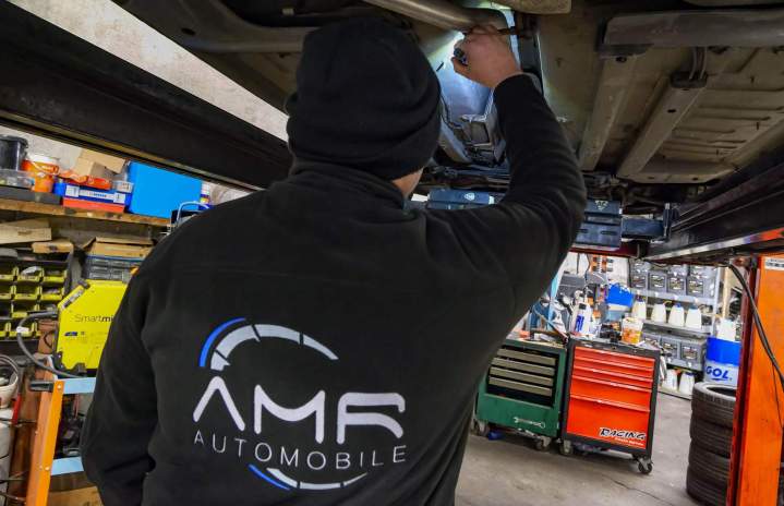 Garage d'entretien de véhicule à Olivet