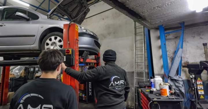 Pendant la réparation de votre voiture, nous vous fournissons un véhicule de courtoisie.