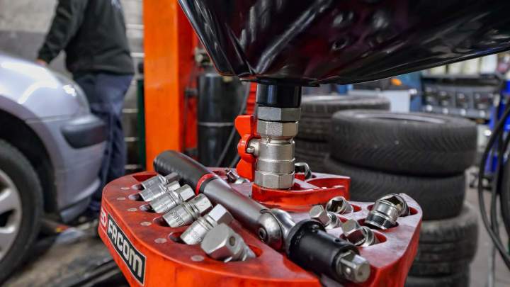 Garage d'entretien de véhicule à Olivet