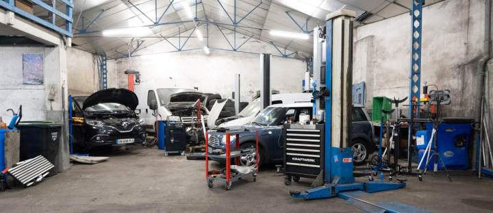 Garage d'entretien de véhicule à Olivet