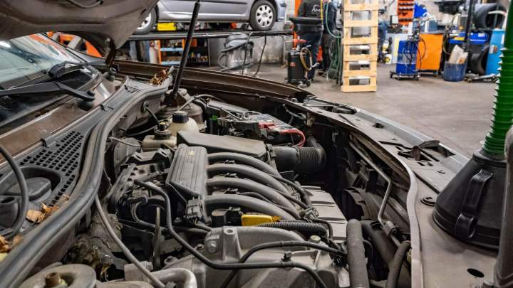 Garage d'entretien de véhicule à Olivet