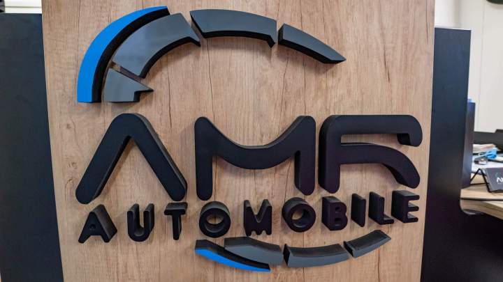 Garage d'entretien de véhicule à Olivet