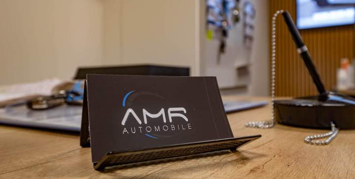 Garage d'entretien de véhicule à Olivet